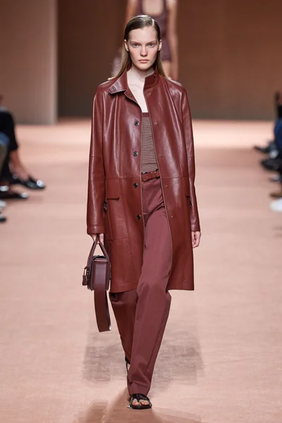 Look 25